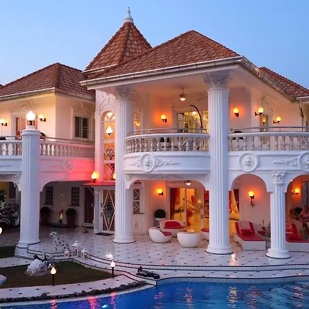 Empire Land Luxury Tropical Villa Pattaya Walking Street 4 Bedrooms